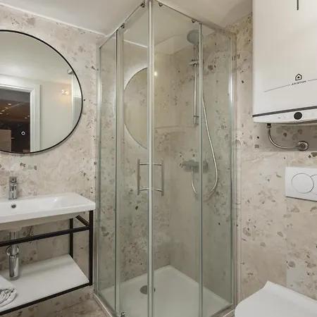 Casa Del Porto Seafront Apartment - Happy Rentals Apartment Moscenicka Draga