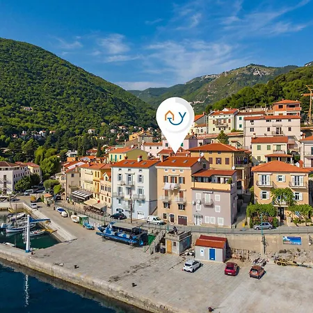 Casa Del Porto Seafront Apartment - Happy Rentals Apartment Moscenicka Draga